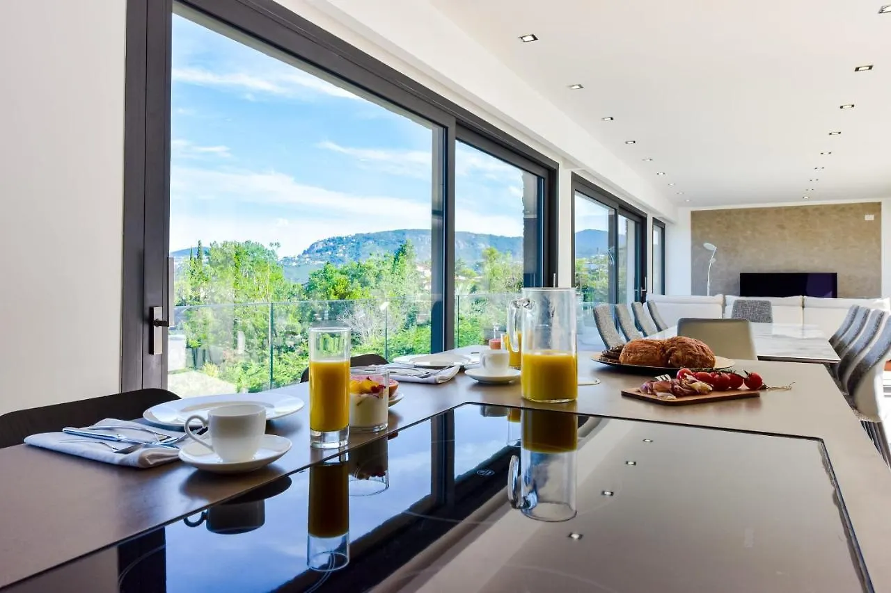 Architect-Designed Villa With Heated Pool For 10 Guests! Mandelieu Francia