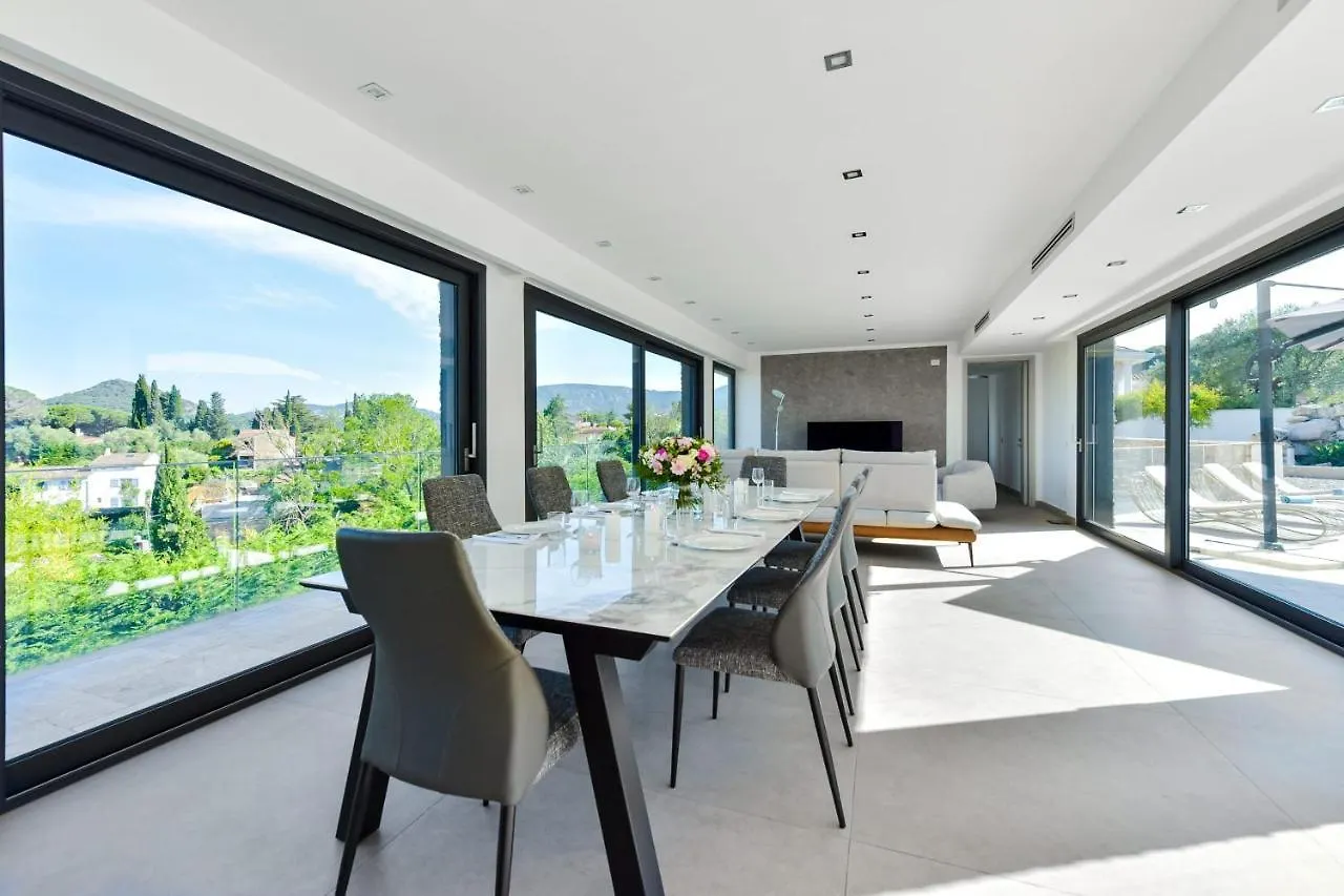 Architect-Designed Villa With Heated Pool For 10 Guests! Mandelieu 0*,  Francia