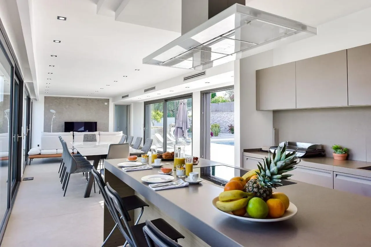 Architect-Designed Villa With Heated Pool For 10 Guests! Mandelieu Francia