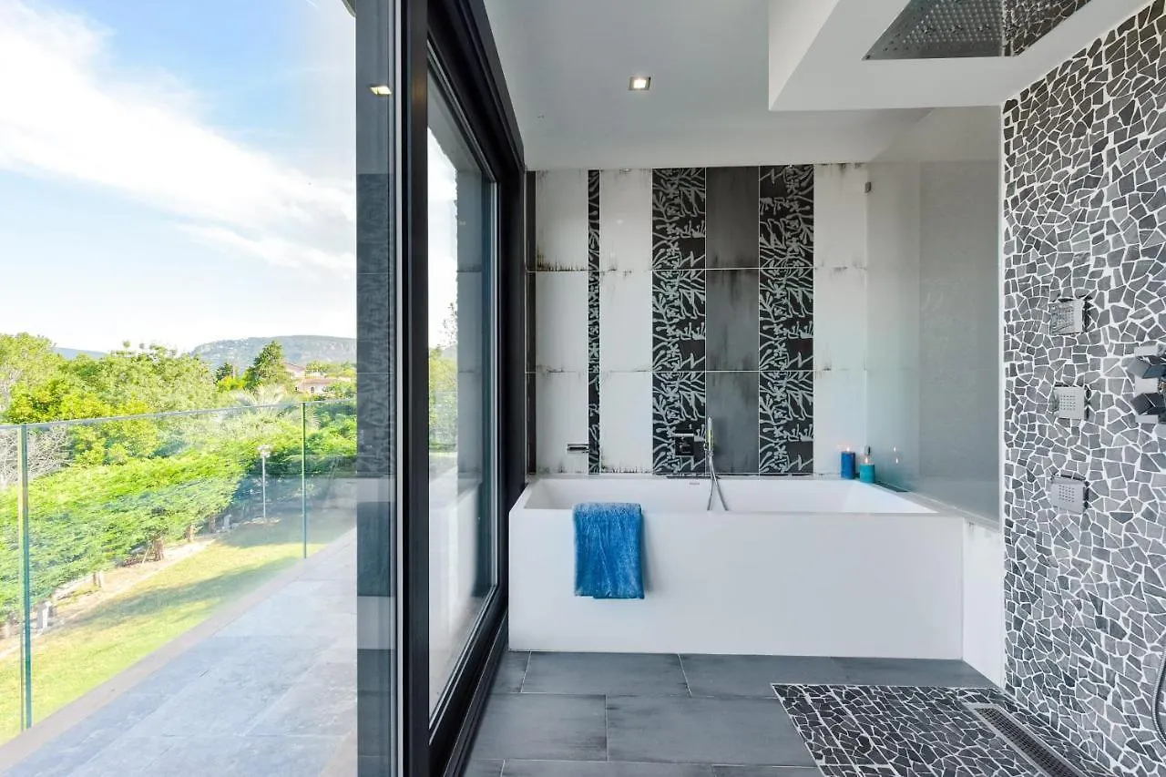 Architect-Designed Villa With Heated Pool For 10 Guests! Mandelieu Francia