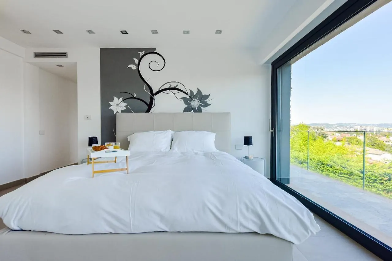 Architect-Designed Villa With Heated Pool For 10 Guests! Mandelieu